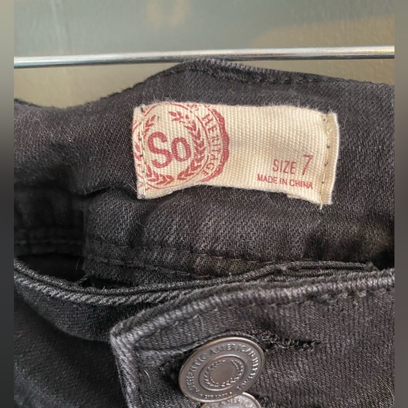SO Juniors Size 7 Black Ankle Jeans - Picture 3 of 3